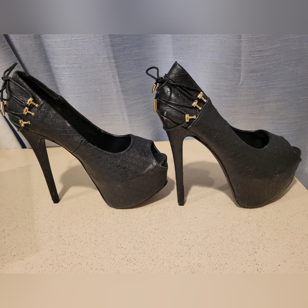 Scene by Shoedazzle platform pumps